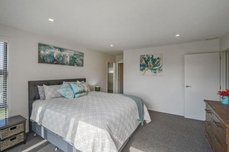 Photo of property in 10 Topping Place, Whitianga, 3510