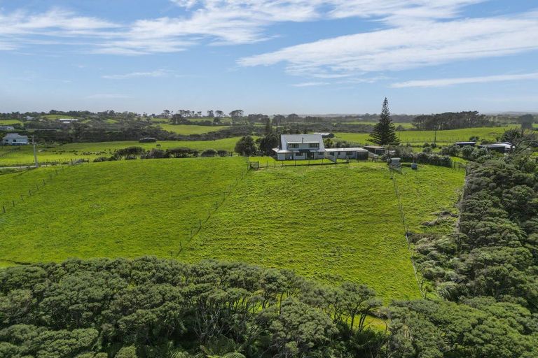 Photo of property in 512 Oaia Road, Muriwai, 0881