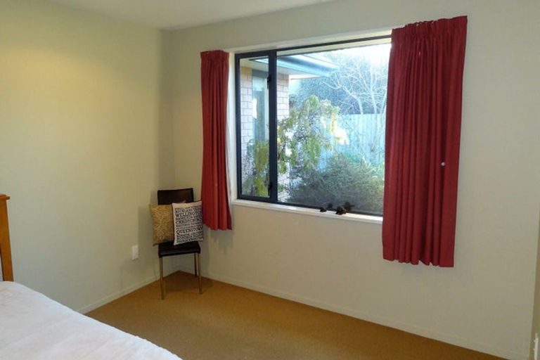 Photo of property in 5 John Morel Place, Parklands, Christchurch, 8083