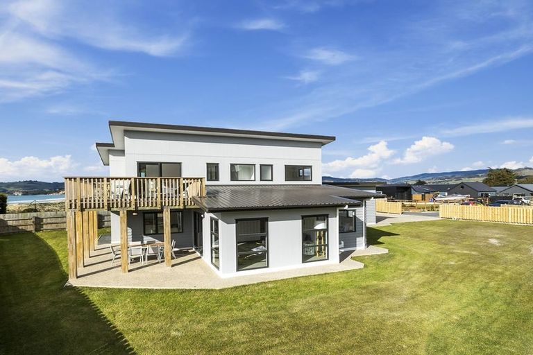 Photo of property in 9 Okahau Terrace, Warrington, 9471