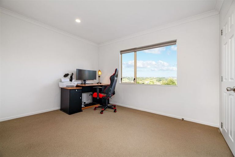 Photo of property in 23 Virginia Street, Henderson, Auckland, 0612
