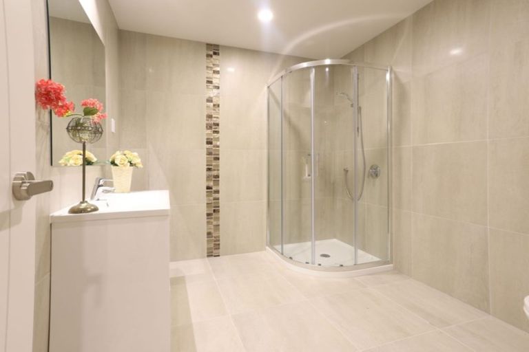 Photo of property in 6 Celestial Crescent, Orewa, 0931