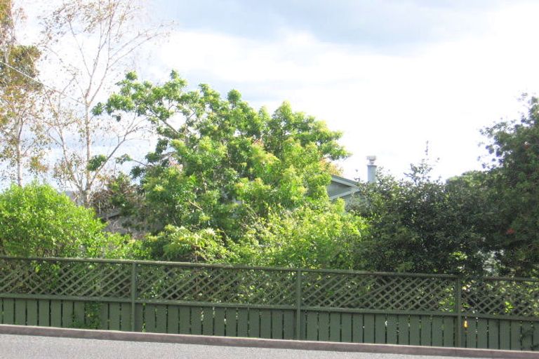 Photo of property in 23 Pleasant Road, Glen Eden, Auckland, 0602