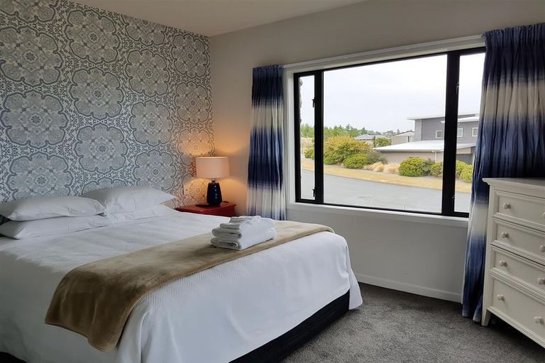 Photo of property in 1 Pollock Place, Lake Tekapo, 7999