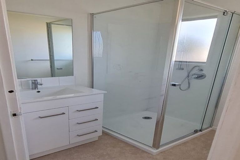 Photo of property in 2/321 Weymouth Road, Weymouth, Auckland, 2103