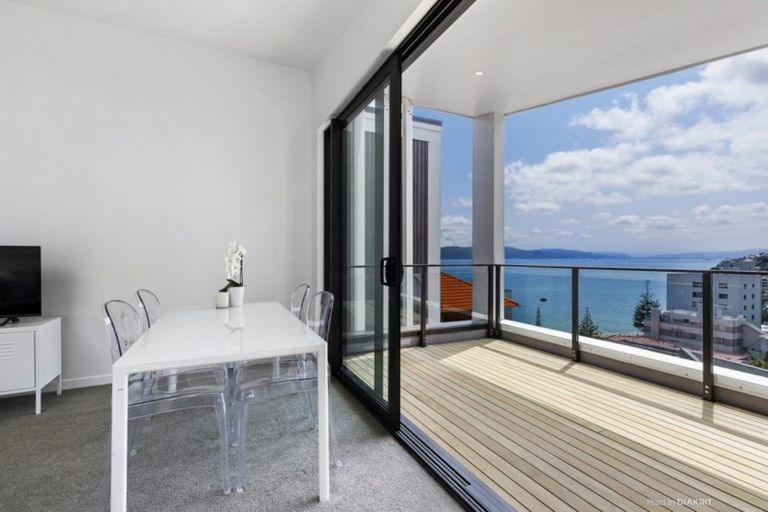 Photo of property in 3/18 Oriental Terrace, Oriental Bay, Wellington, 6011