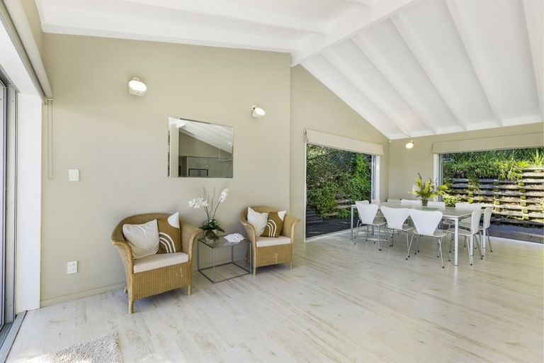Photo of property in 53a De Luen Avenue, Tindalls Beach, Whangaparaoa, 0930