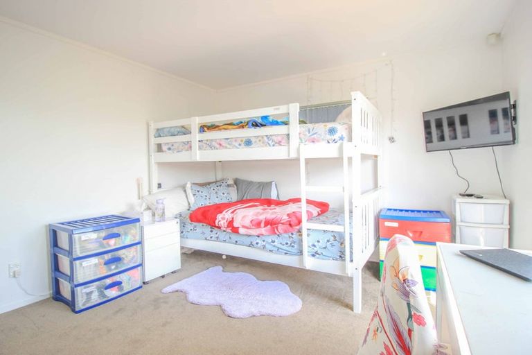 Photo of property in 38 Awaroa Road, Sunnyvale, Auckland, 0612