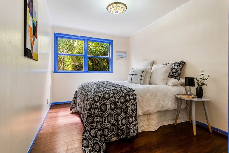 Photo of property in 31 Outlook Road, Greenhithe, Auckland, 0632