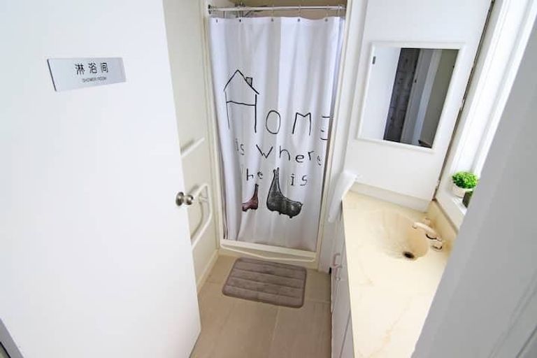 Photo of property in 2/66 Burke Street, Addington, Christchurch, 8024