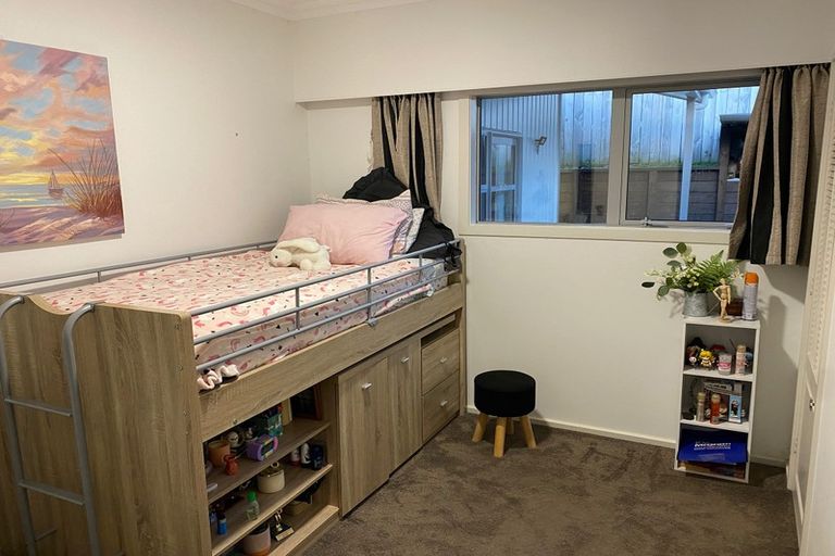 Photo of property in 1 Cherry Grove, Strathmore Park, Wellington, 6022