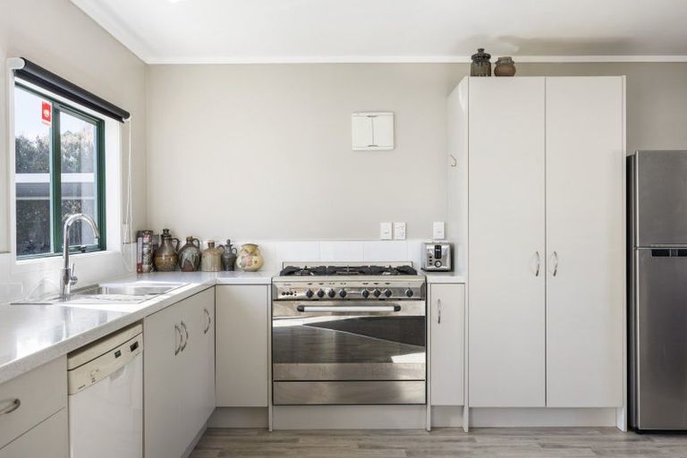 Photo of property in 11 Second Avenue, Glenbrook, Waiuku, 2681