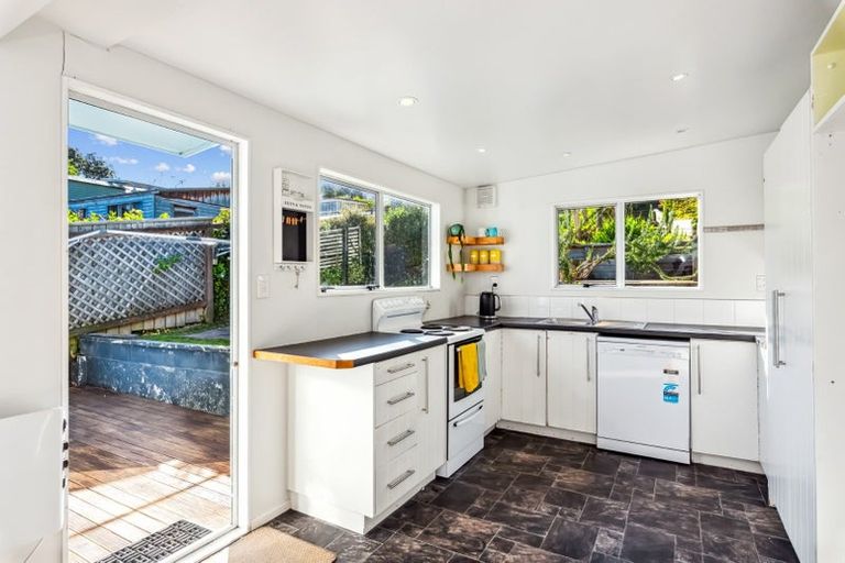 Photo of property in 7 Onepoto Road, Titahi Bay, Porirua, 5022