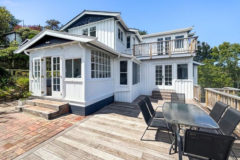 Photo of property in 108 Dyers Pass Road, Cashmere, Christchurch, 8022