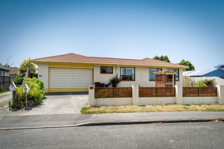Photo of property in 121 Denise Crescent, Hornby, Christchurch, 8042