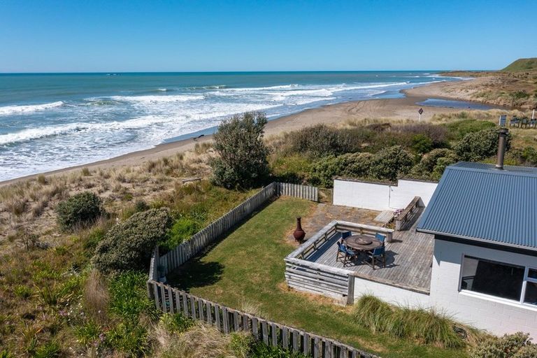 Photo of property in 165 Blue Pacific Parade, Riversdale Beach, Masterton, 5872