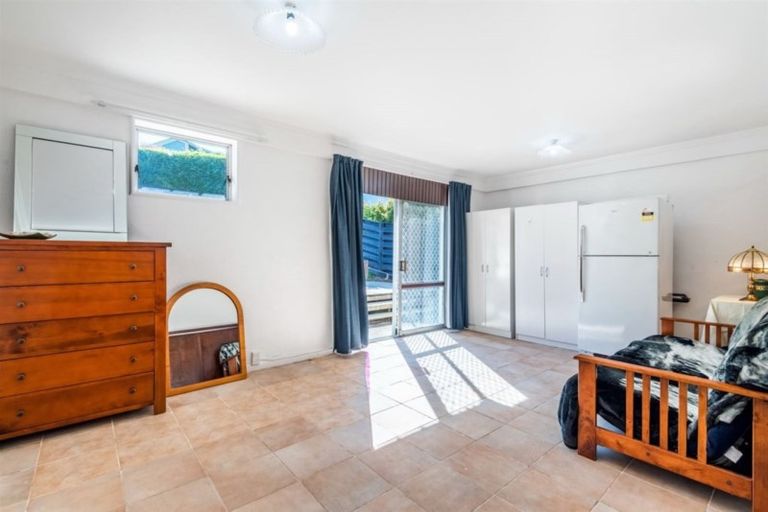 Photo of property in 14 Calman Place, Chatswood, Auckland, 0626
