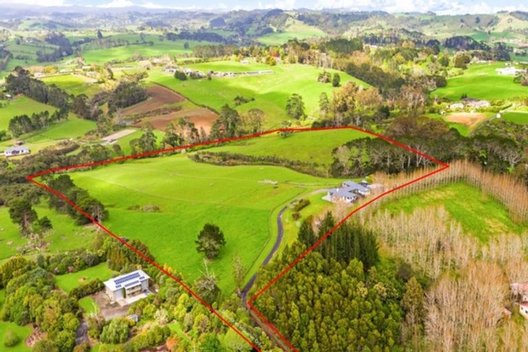 Photo of property in 114 Pomona Road, Kumeu, 0891
