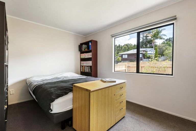 Photo of property in 4/10 Heathglen Place, Bayview, Auckland, 0629