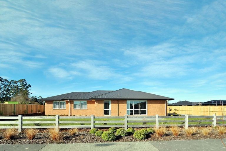 Photo of property in 10 Keeper Close, Woodend, 7610