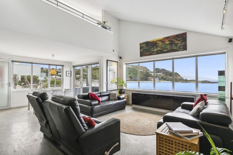 Photo of property in 100 Owhiro Bay Parade, Owhiro Bay, Wellington, 6023