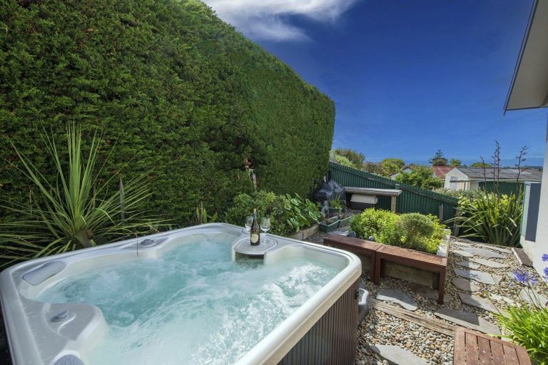 Photo of property in 18 Robbie Street, Foxton Beach, Foxton, 4815