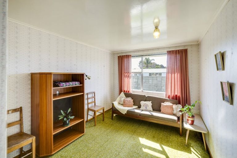 Photo of property in 2/80 Clarence Cox Crescent, Pirimai, Napier, 4112