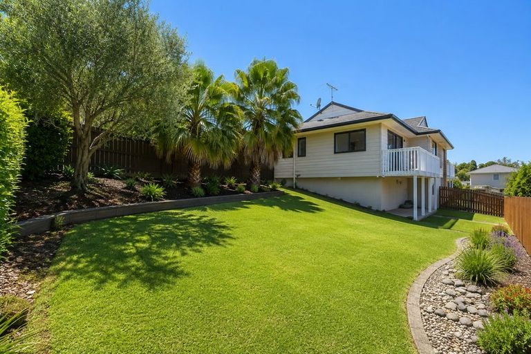 Photo of property in 12 Van Dyke Place, West Harbour, Auckland, 0618