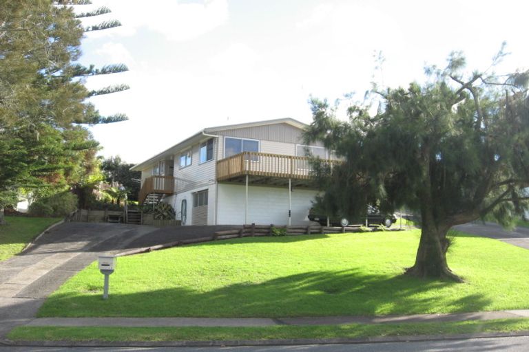 Photo of property in 23 Alton Terrace, Pakuranga Heights, Auckland, 2010