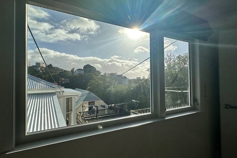 Photo of property in 8 Alameda Terrace, Aro Valley, Wellington, 6021