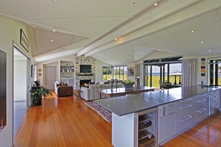 Photo of property in 840 Takatu Road, Tawharanui Peninsula, Warkworth, 0986