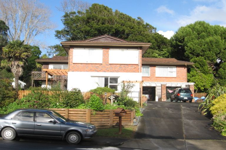 Photo of property in 13 Frank Place, Hillpark, Auckland, 2102