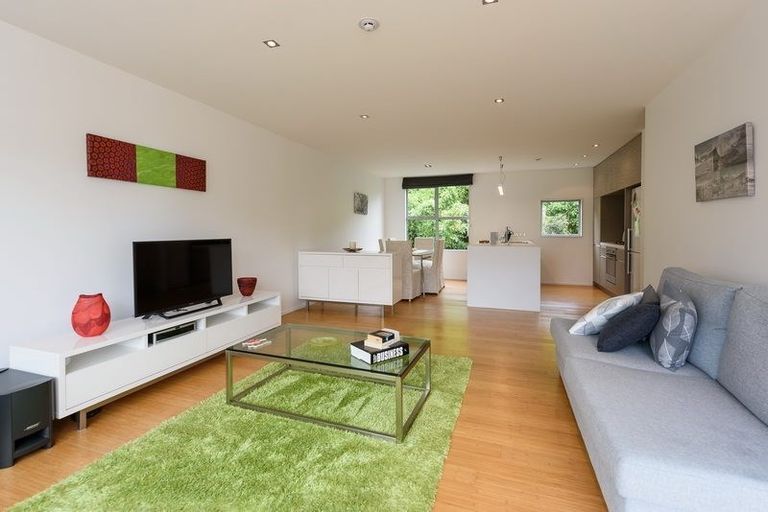 Photo of property in 46 Saddleback Grove, Karori, Wellington, 6012