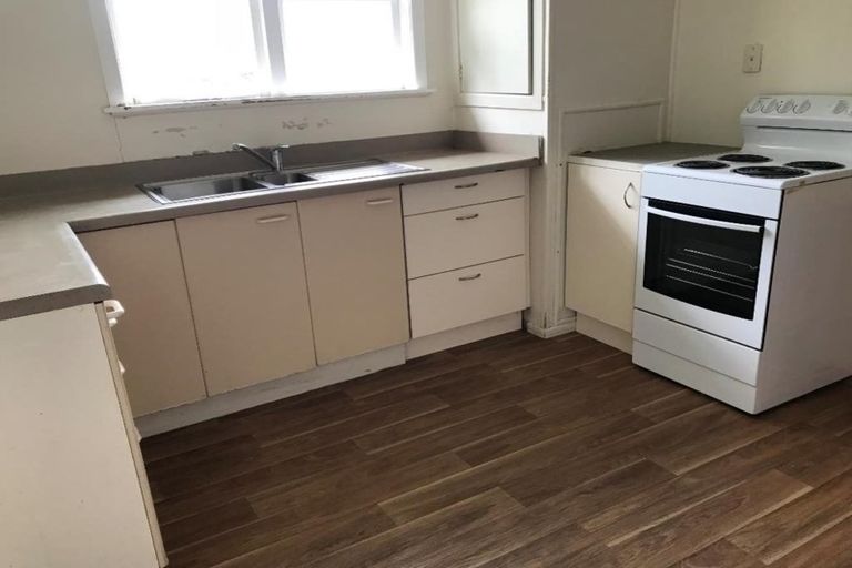 Photo of property in 17 William Souter Street, Forrest Hill, Auckland, 0620