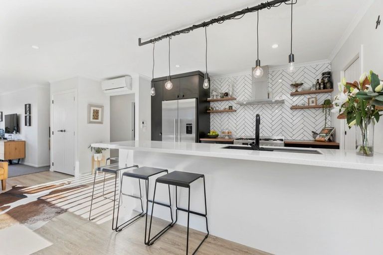 Photo of property in 15 Pimelea Street, Papamoa Beach, Papamoa, 3118