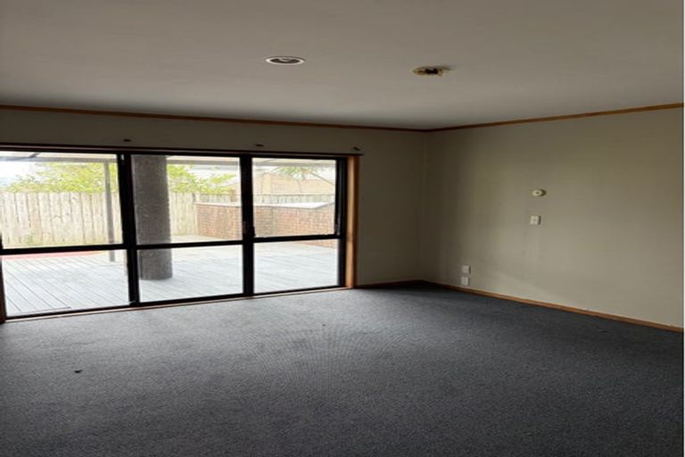 Photo of property in 77b Sturges Road, Henderson, Auckland, 0612