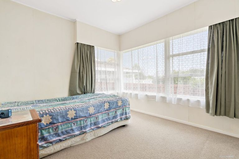 Photo of property in 49 Tupaki Place, Pakuranga Heights, Auckland, 2010