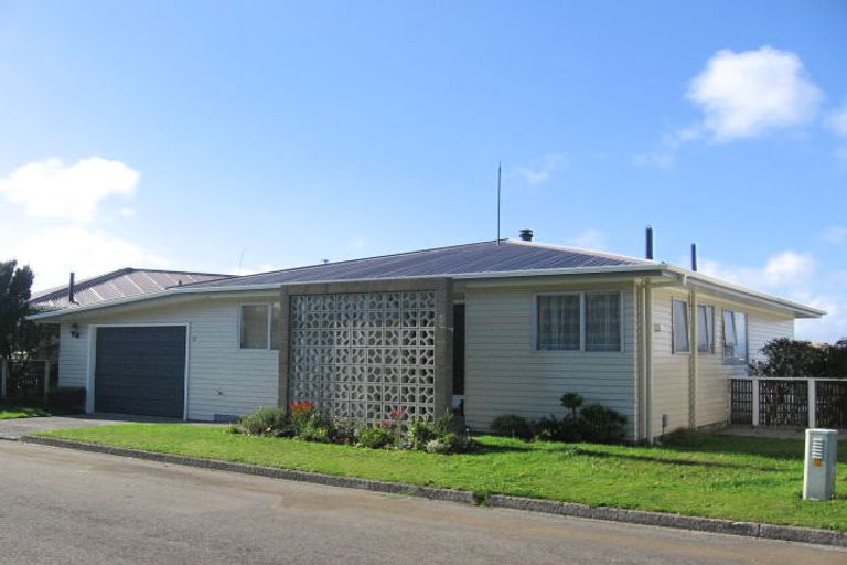 Photo of property in 13 Rossport Street, Johnsonville, Wellington, 6037