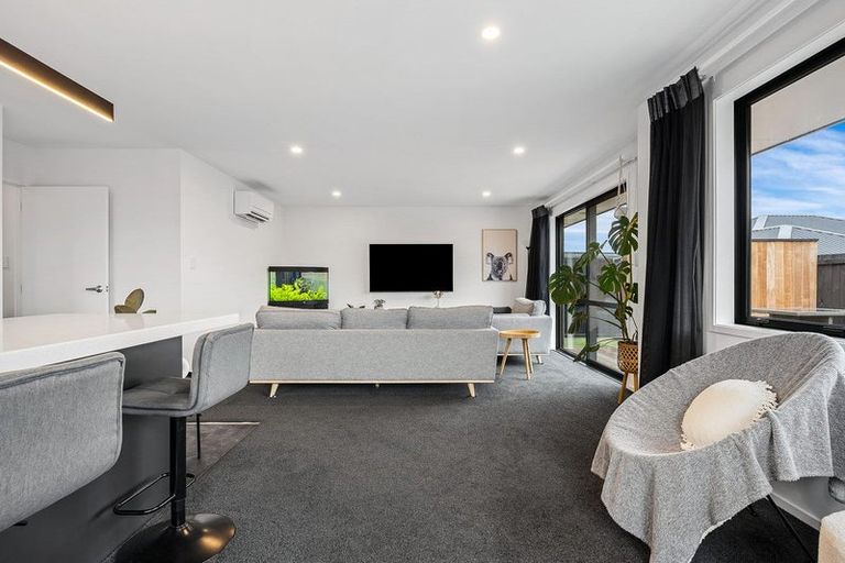 Photo of property in 8 Olearia Lane, Halswell, Christchurch, 8025