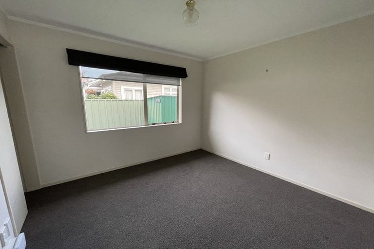 Photo of property in 2/1003 Caroline Road, Mayfair, Hastings, 4122