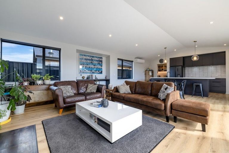 Photo of property in 27 Dunn Street, Lake Hawea, 9382