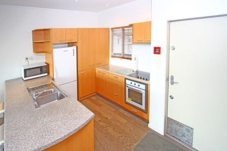 Photo of property in 5a/8 Quay Street, Auckland Central, Auckland, 1010