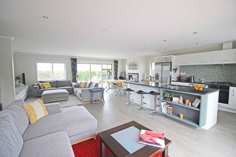 Photo of property in 27 Trauzer Place, Flagstaff, Hamilton, 3210