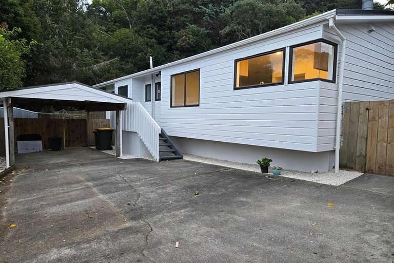 Photo of property in 2/26 Fernlea Rise, Bayview, Auckland, 0629