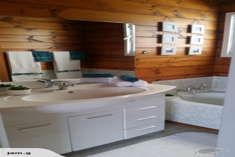 Photo of property in 54 Kaimanawa Street, Kelvin Grove, Palmerston North, 4414