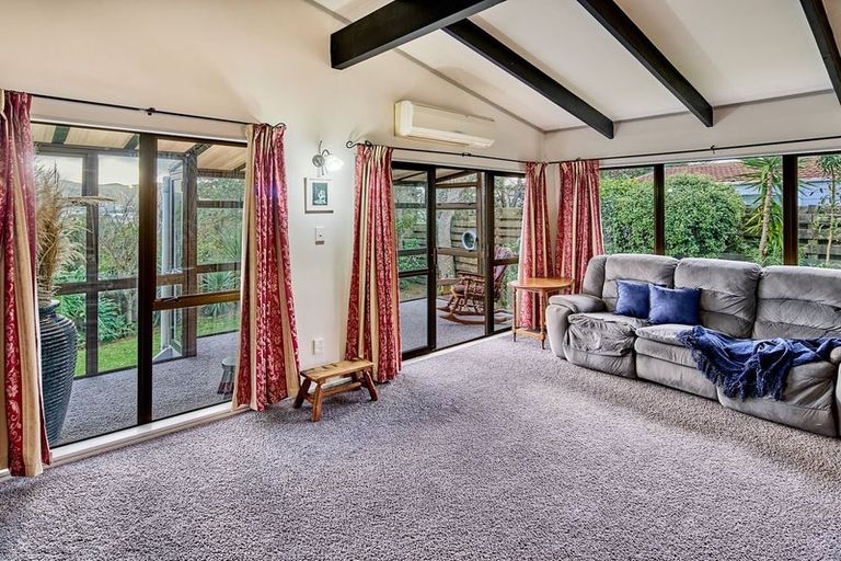 Photo of property in 6 Tortola Crescent, Grenada Village, Wellington, 6037