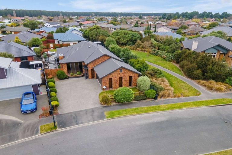 Photo of property in 36 Titirangi Crescent, Parklands, Christchurch, 8083