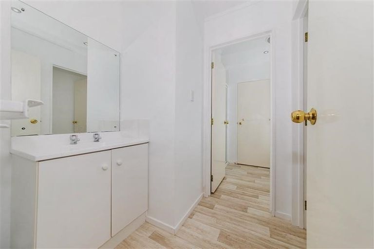 Photo of property in 1 Jacinta Grove, Swanson, Auckland, 0612