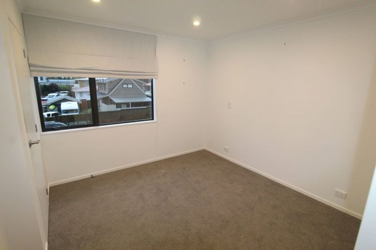 Photo of property in 24a Titoki Street, Te Atatu Peninsula, Auckland, 0610