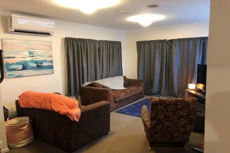 Photo of property in 17a Harbour Crest Drive, Waiuku, 2123